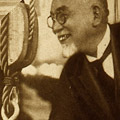 Photograph: Gotō Shinpei laying the foundation stone of the Tokyo Institute for Muncipal Research Building / Tokyo Public Hall